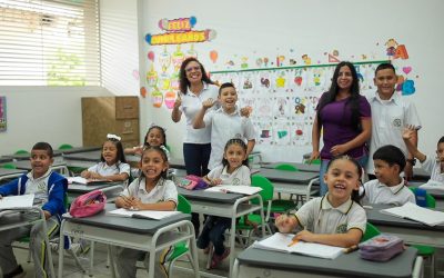 Cenit beneficia con dotación escolar a más de 7.100 niñas, niños y adolescentes de Colombia